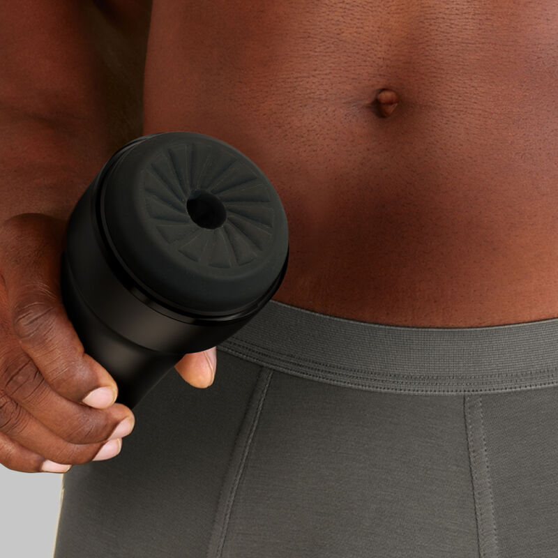 KIIROO FEEL POCKET masturbador clásico para hombre con textura, en mano
